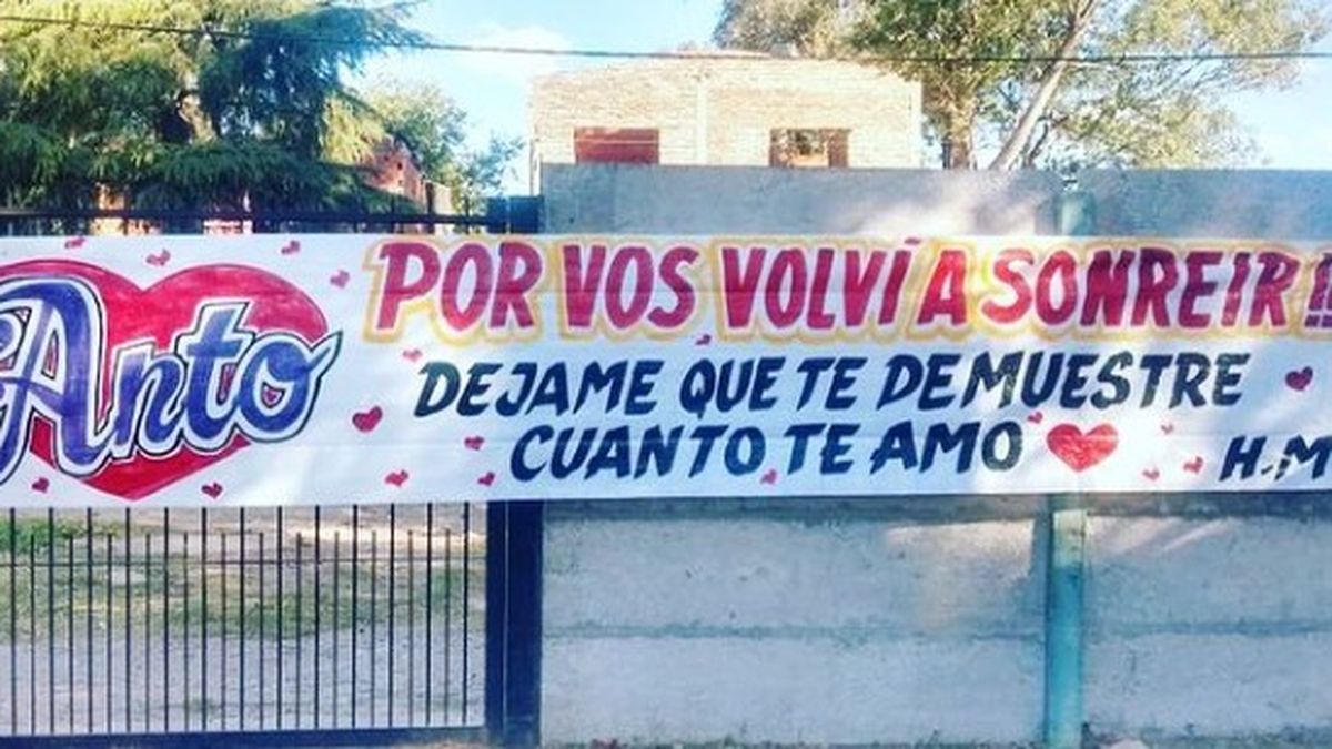 Pasacalles en el Día de los Enamorados: Desde Uruguay pidió que cuelguen su  mensaje de amor del Obelisco