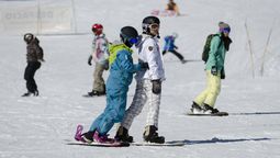 Turismo: curso de esquí y snowboard en Cerro Chapelco, Neuquén